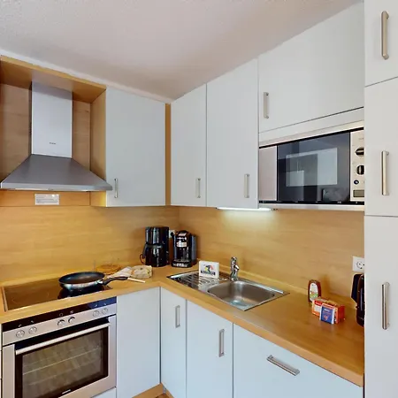 Strandburg - 6 *